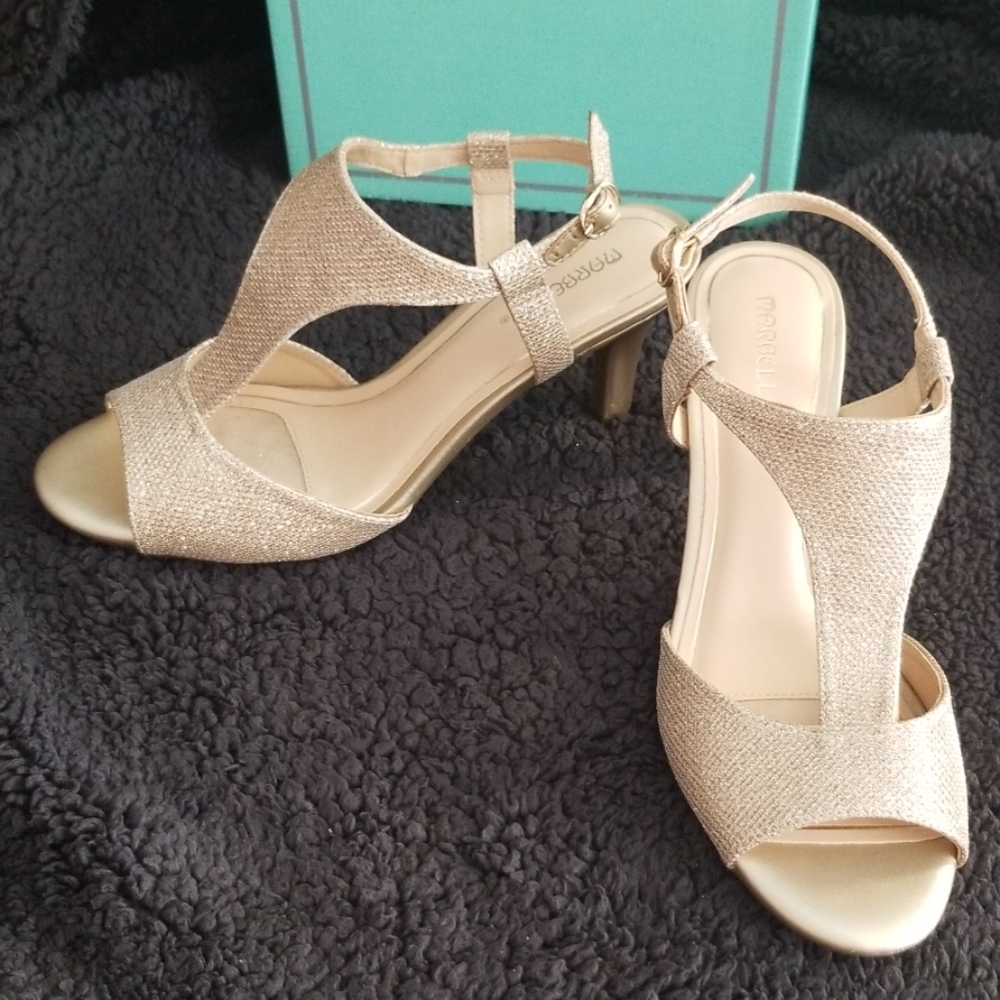Gold peep toe shoes - Picture 5 of 8